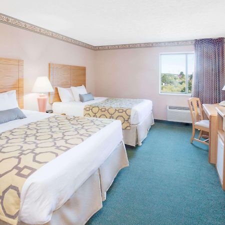 Baymont By Wyndham Traverse City Exterior foto