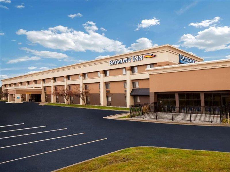 Baymont By Wyndham Traverse City Exterior foto