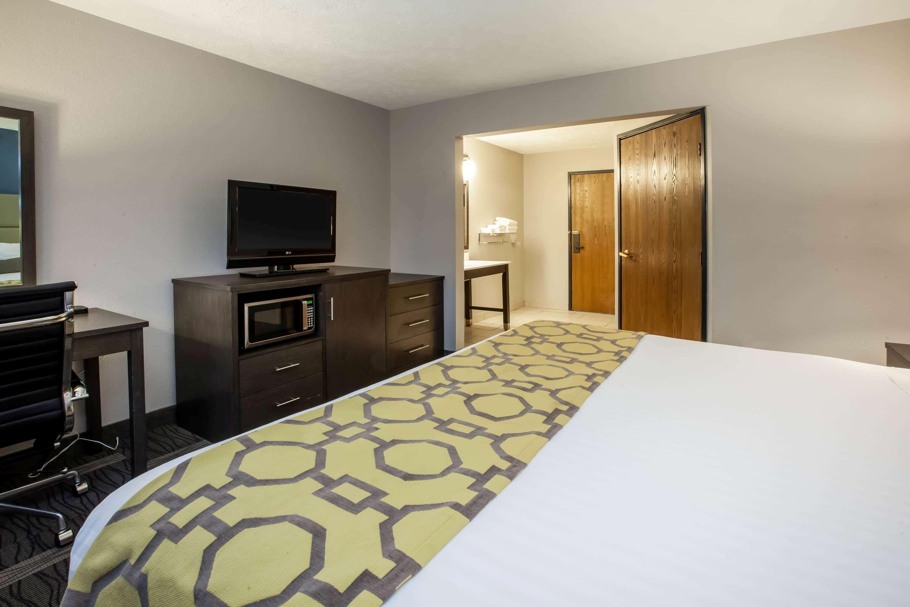 Baymont By Wyndham Traverse City Exterior foto